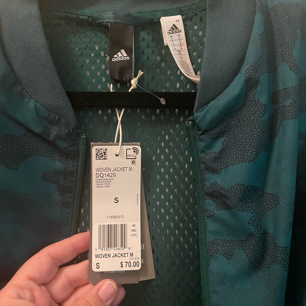 NWT Adidas Woven Lightweight Bomber training Jacket Men’s Small Camo Green black - Picture 13 of 13
